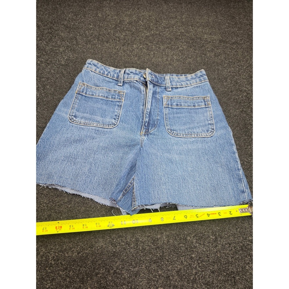 Free Assembly Womens Size 8 Blue Denim Patch Pocket Raw Hem High Rise Shorts - Picture 2 of 4
